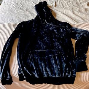 Good Life Mens Velour Black sweatshirt in Medium